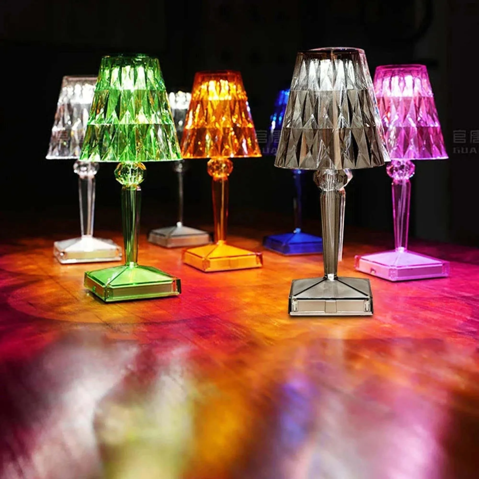 luminouscrystal-acryl-kristall-tischlampe-luxuriose-beleuchtung-wohnzimmer-xlumina_3 Luminouscrystal Acryl Kristall Tischlampe Luxuriose Beleuchtung Wohnzimmer Xlumina 3