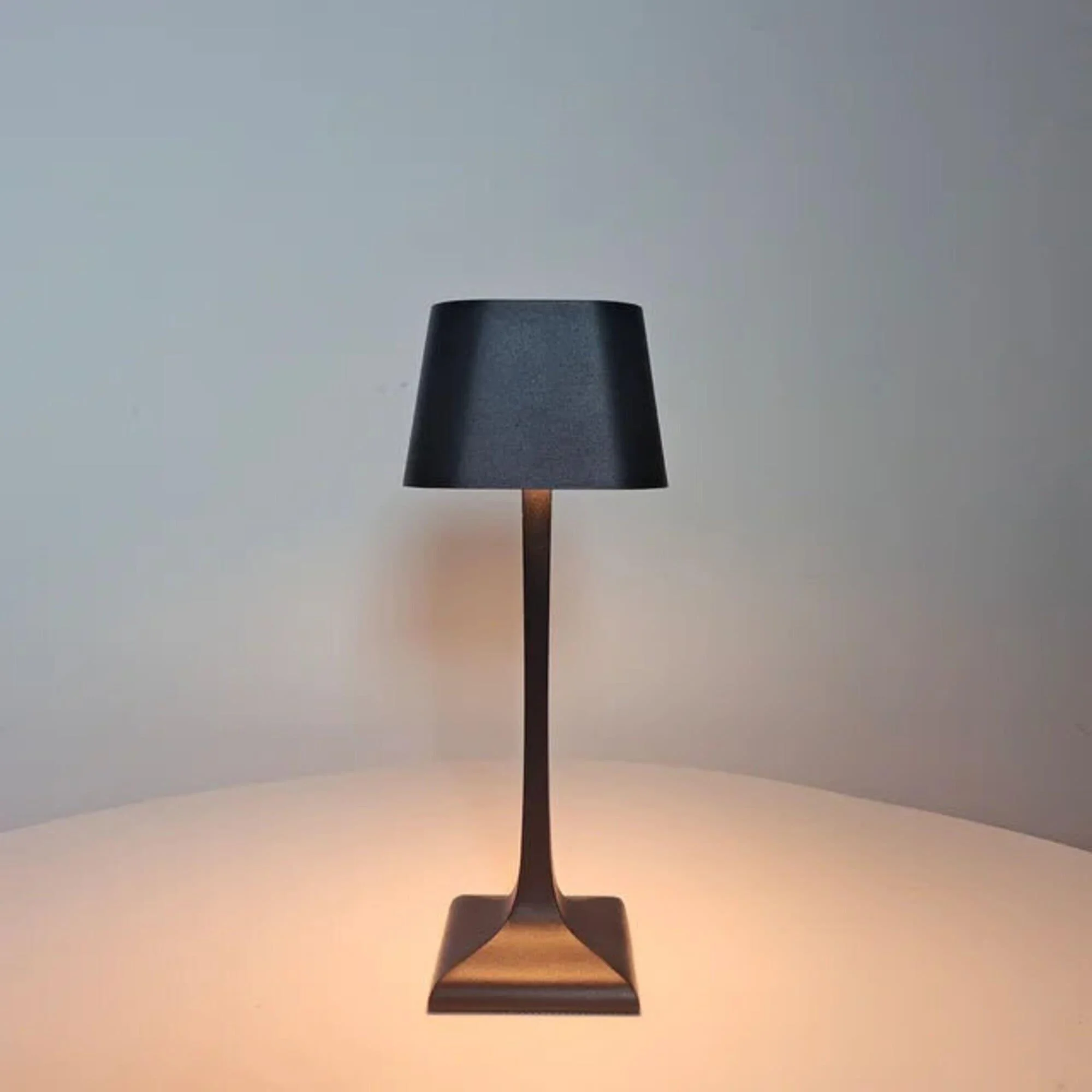 lumisquare-led-usb-vierkant-tischlampe-schwarz-weiss-modern-usb-beleuchtung-xlumina_1 Lumisquare Led Usb Vierkant Tischlampe Schwarz Weiss Modern Usb Beleuchtung Xlumina 1