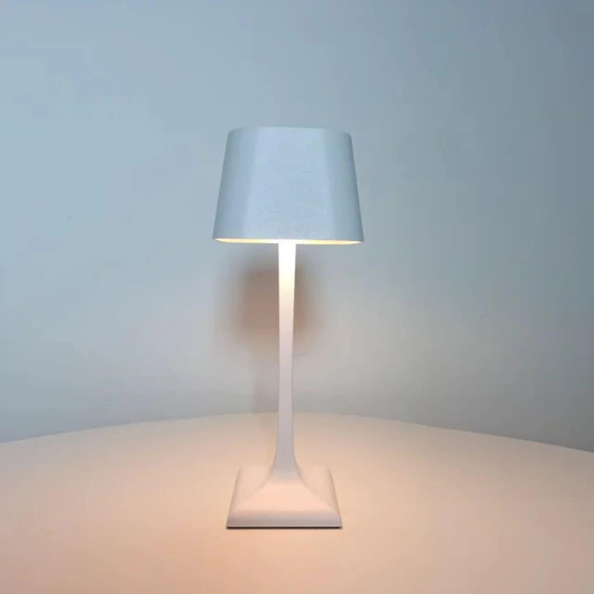 lumisquare-led-usb-vierkant-tischlampe-schwarz-weiss-modern-usb-beleuchtung-xlumina_6 Lumisquare Led Usb Vierkant Tischlampe Schwarz Weiss Modern Usb Beleuchtung Xlumina 6