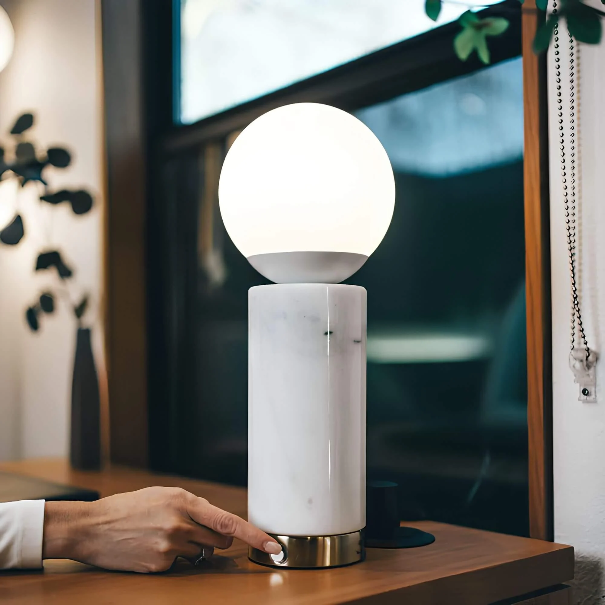 marble-glow-tischlampe-mit-marmor-sockel-led-licht-elegantes-design-xlumina Marble Glow Tischlampe Mit Marmor Sockel Led Licht Elegantes Design Xlumina