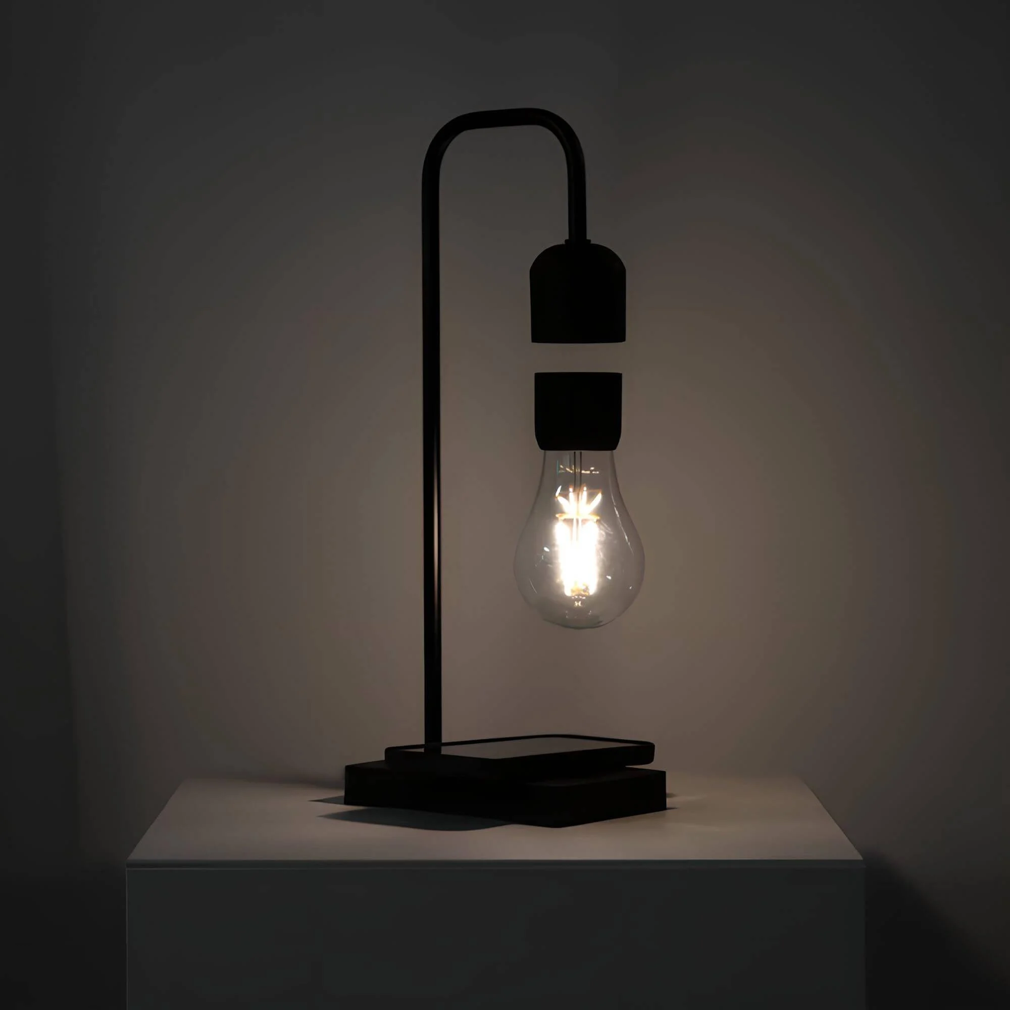 minimalist-levitating-led-lampe-mit-drahtloser-handy-ladefunktion-xlumina2 Minimalist Levitating Led Lampe Mit Drahtloser Handy Ladefunktion Xlumina2
