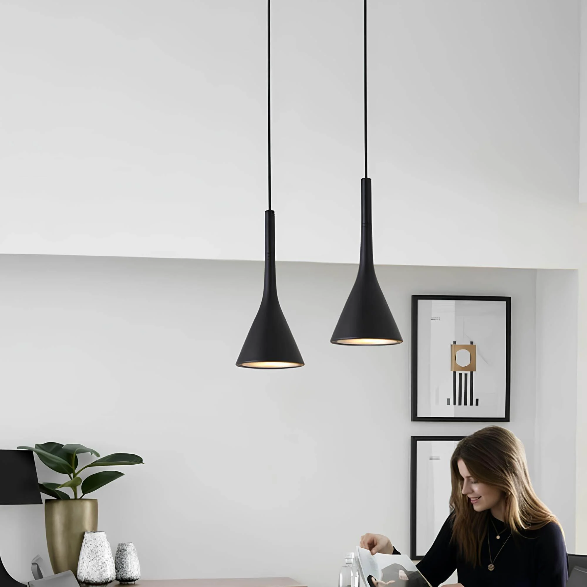 morandi-dreieck-hangeleuchte-modern-schwarz-weiss-gelb-pendelleuchte-xlumina_1 Morandi Dreieck Hangeleuchte Modern Schwarz Weiss Gelb Pendelleuchte Xlumina 1