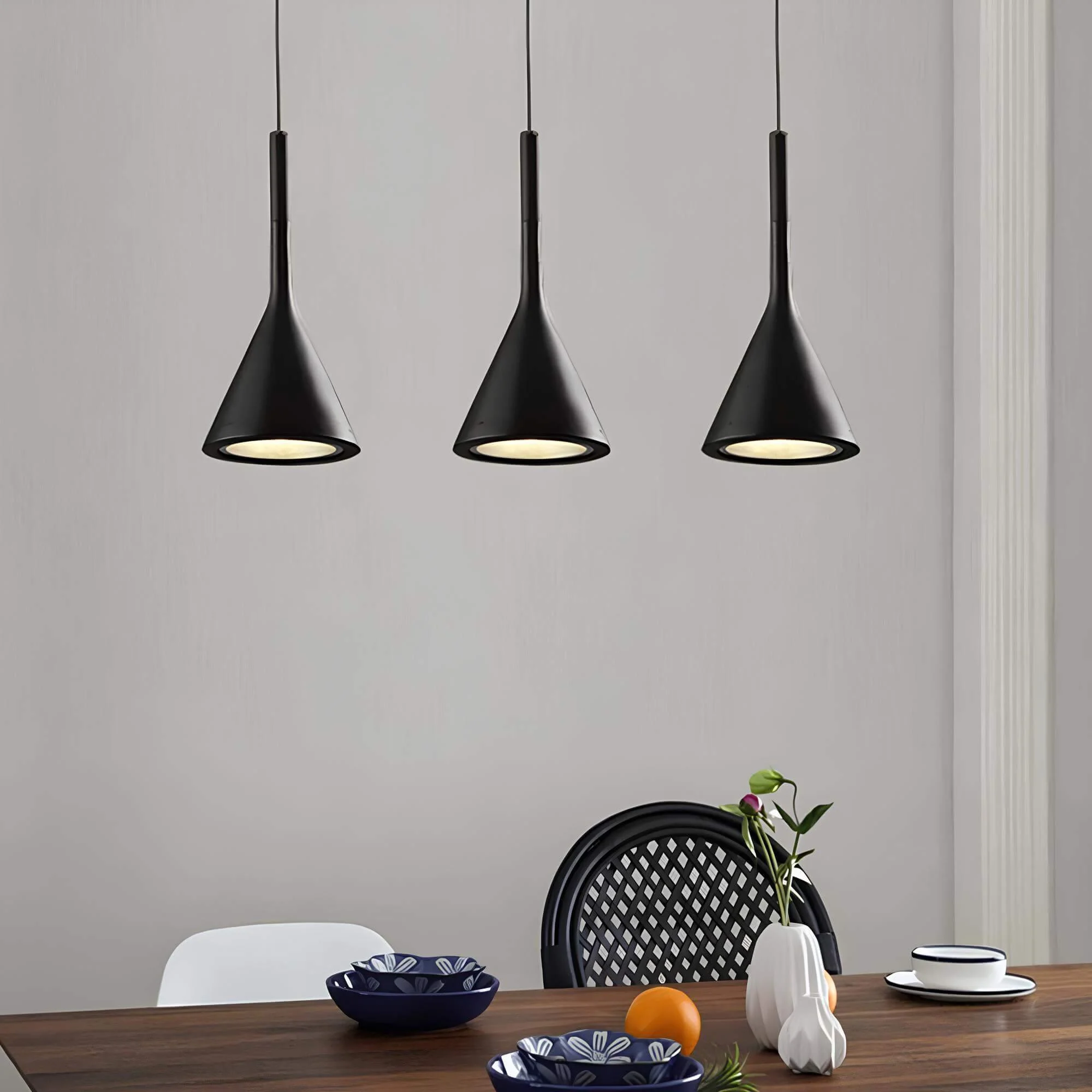 morandi-dreieck-hangeleuchte-modern-schwarz-weiss-gelb-pendelleuchte-xlumina_10 Morandi Dreieck Hangeleuchte Modern Schwarz Weiss Gelb Pendelleuchte Xlumina 10