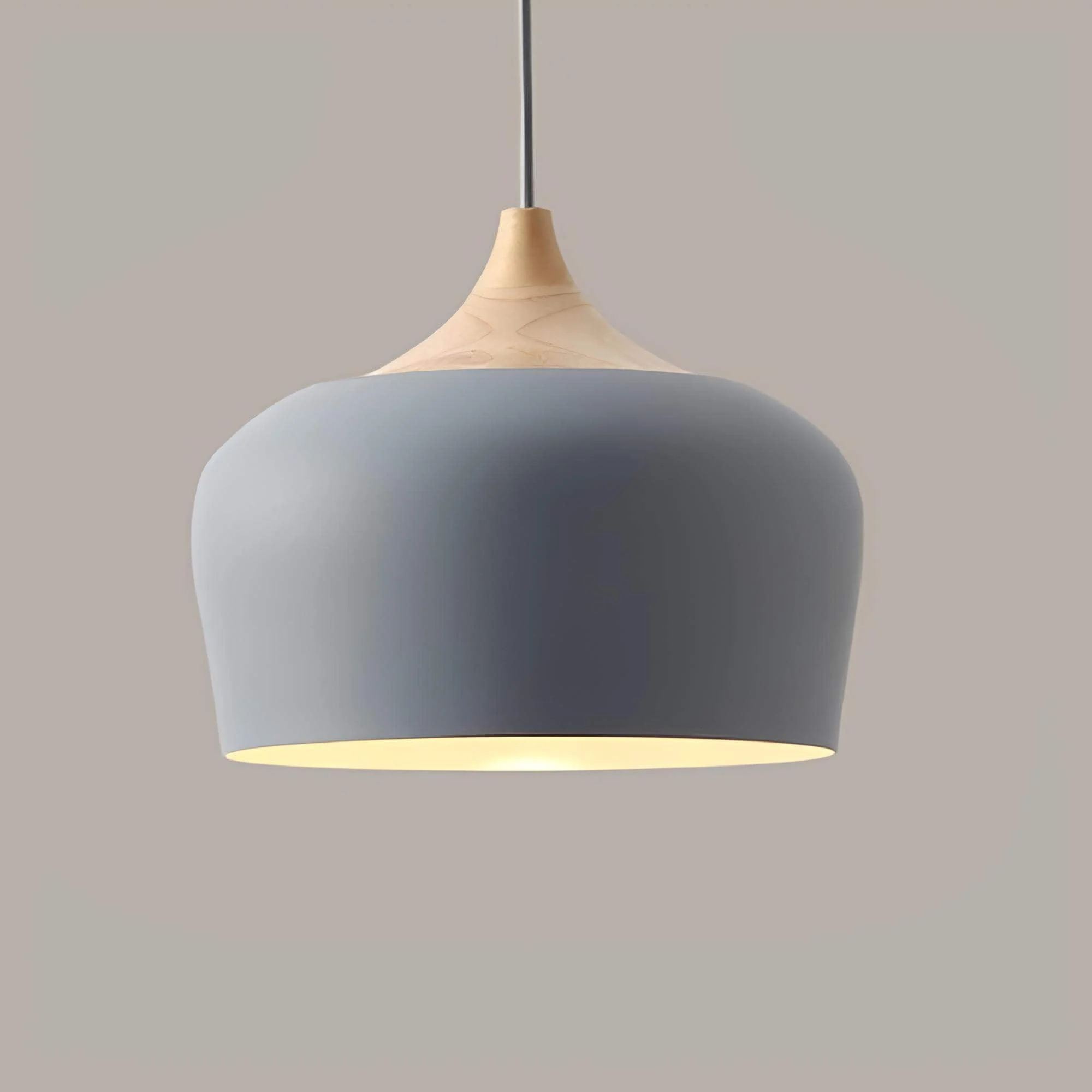 pendelleuchte-metall-holz-zarte-pastelltoene-langlebige-designbeleuchtung-wohnzimmer-kueche-xlumina5 Pendelleuchte Metall Holz Zarte Pastelltoene Langlebige Designbeleuchtung Wohnzimmer Kueche Xlumina5