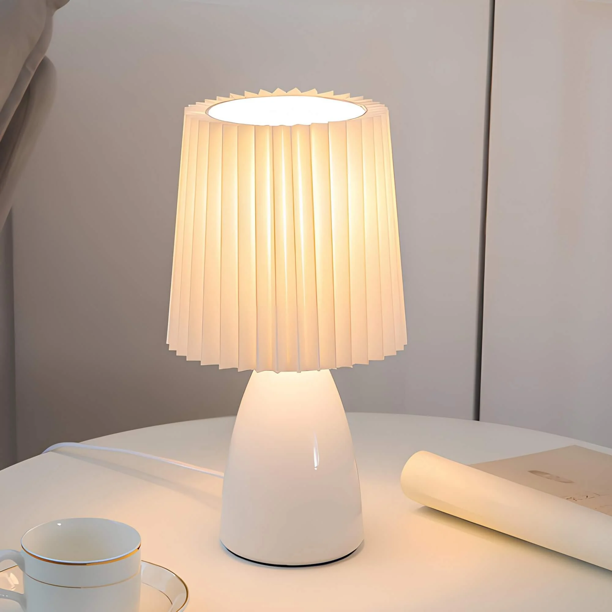 pleatedlight-dimmbarer-tischlampe-glasbasis-gefalteter-stoffschirm-usb-anschluss-elegant-design-xlumina6 Pleatedlight Dimmbarer Tischlampe Glasbasis Gefalteter Stoffschirm Usb Anschluss Elegant Design Xlumina6