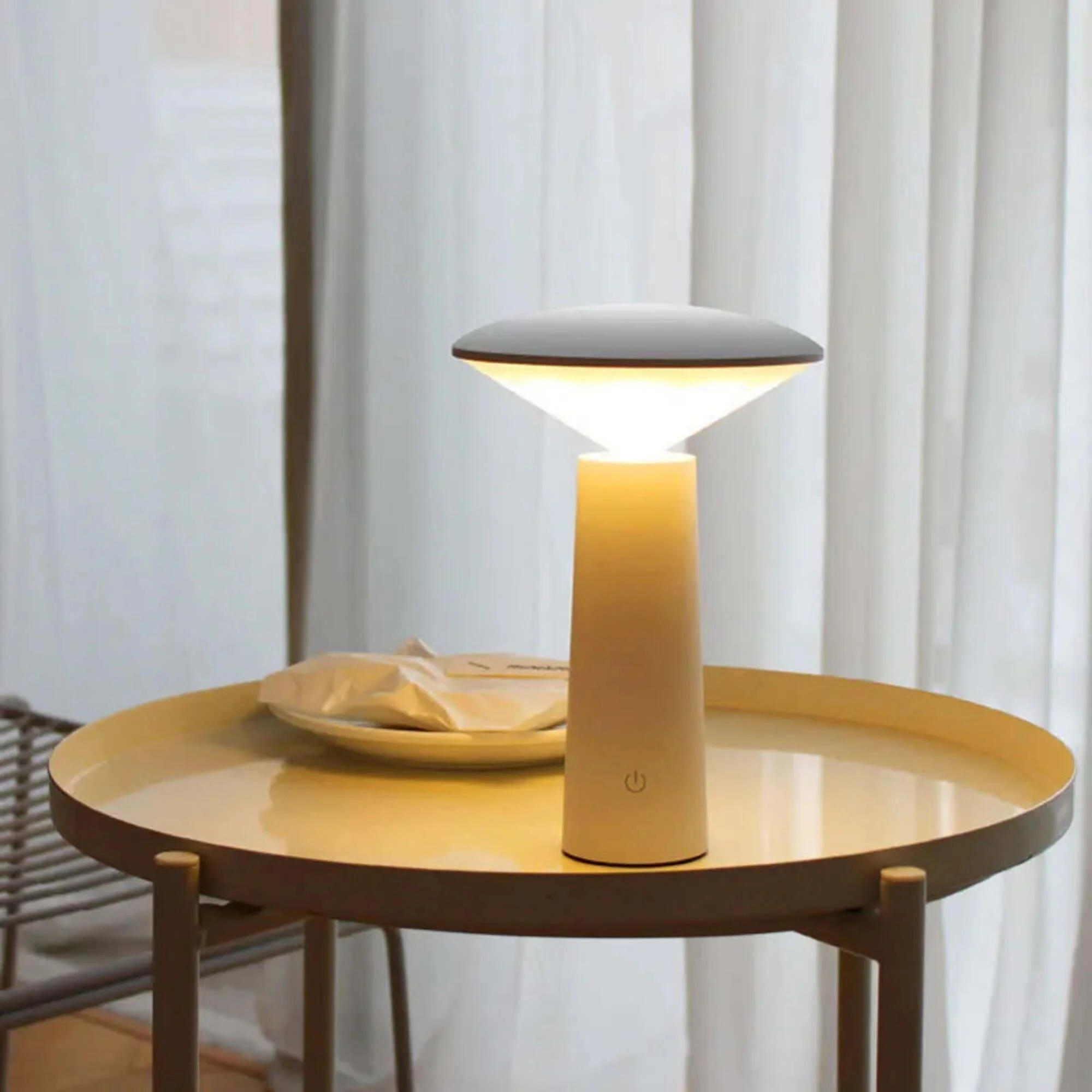 portableglow-kreative-tragbare-Tischlampe-led-dimmbar-akku-aussenleuchte-xlumina_3 Portableglow Kreative Tragbare Tischlampe Led Dimmbar Akku Aussenleuchte Xlumina 3