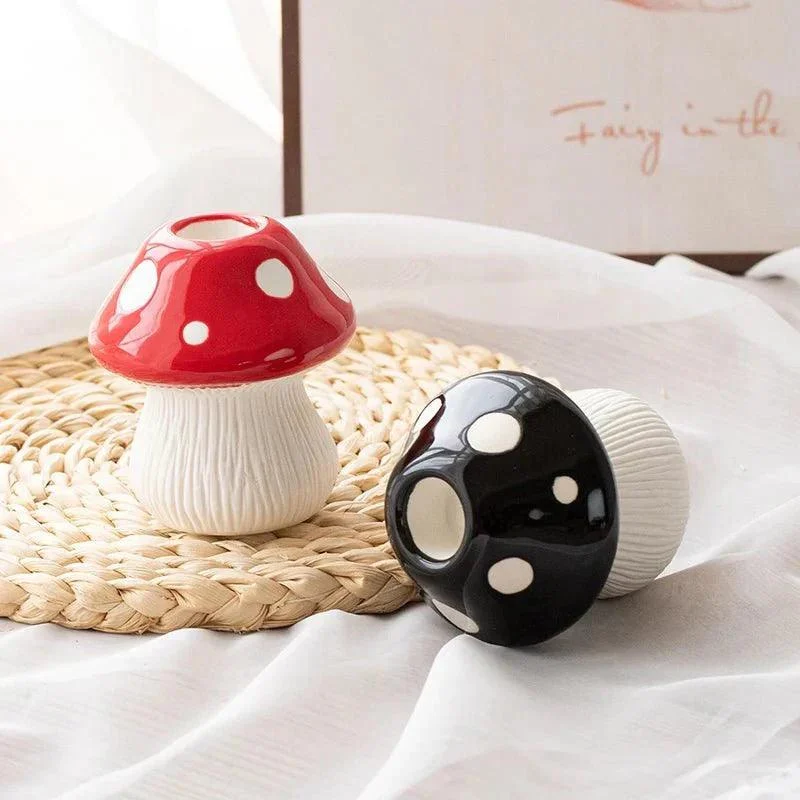red-and-black-mushroom-shape-ceramic-vase-173017 Red And Black Mushroom Shape Ceramic Vase 173017