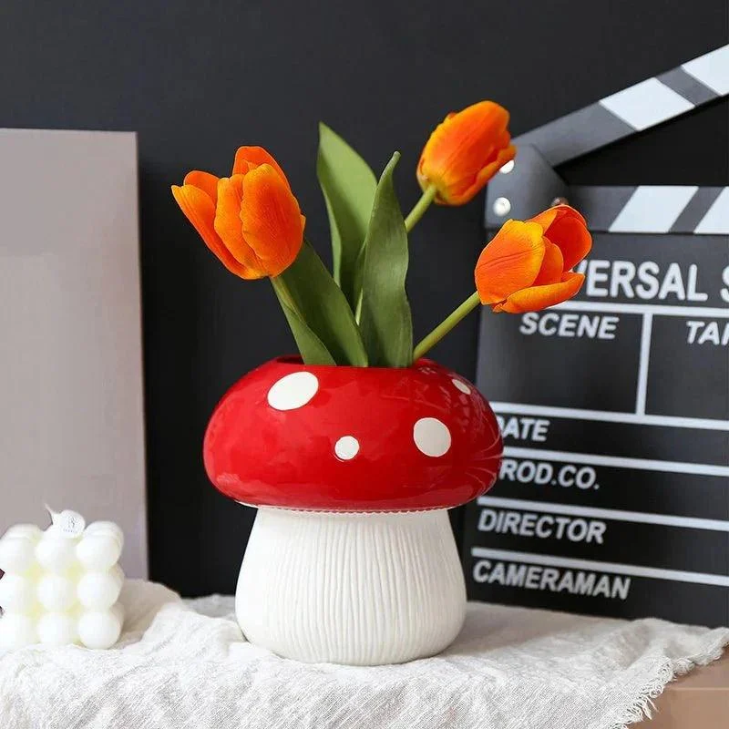 red-and-black-mushroom-shape-ceramic-vase-659593 Red And Black Mushroom Shape Ceramic Vase 659593
