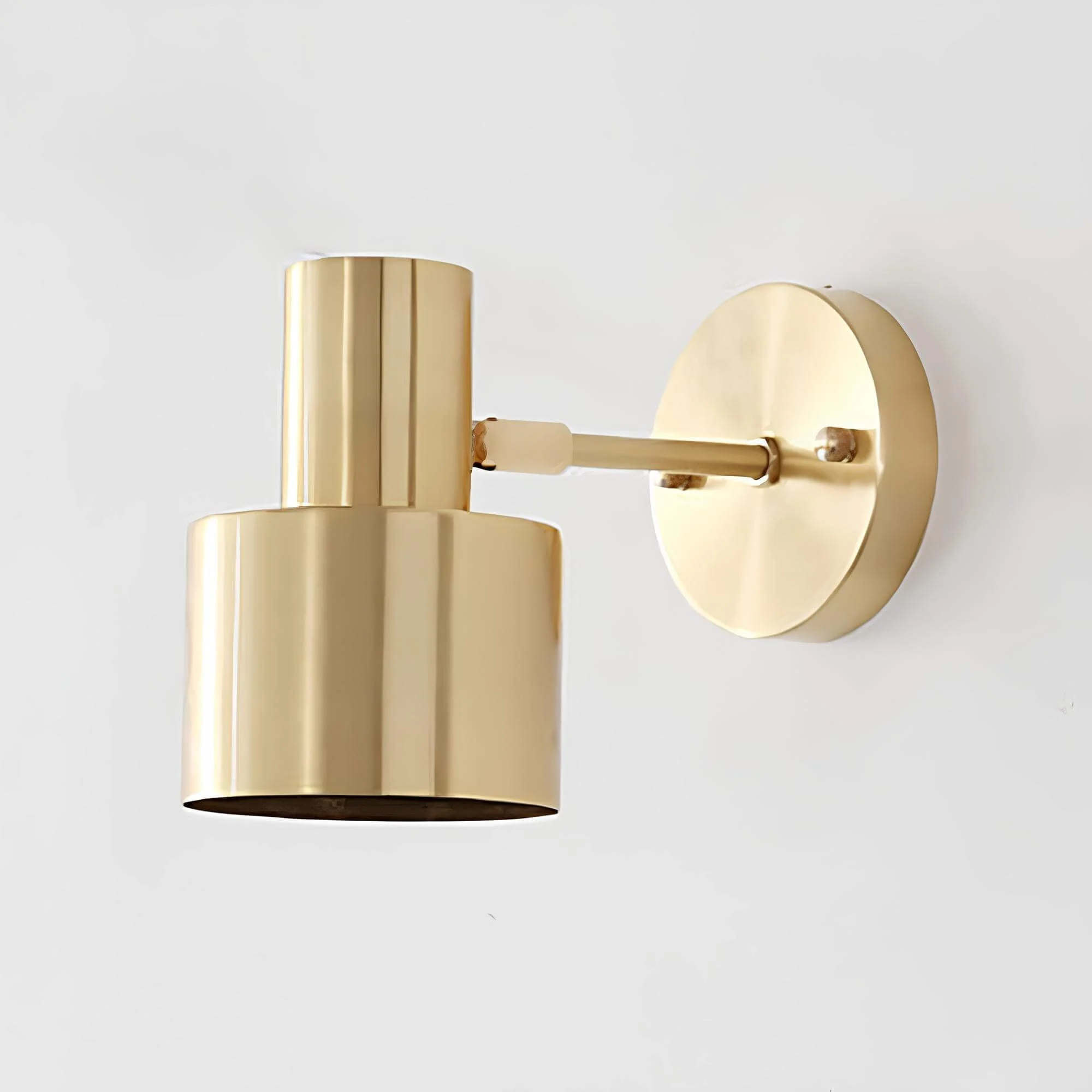 solluxe-minimalistische-wandleuchte-goldenes-metall-xlumina_2 Solluxe Minimalistische Wandleuchte Goldenes Metall Xlumina 2