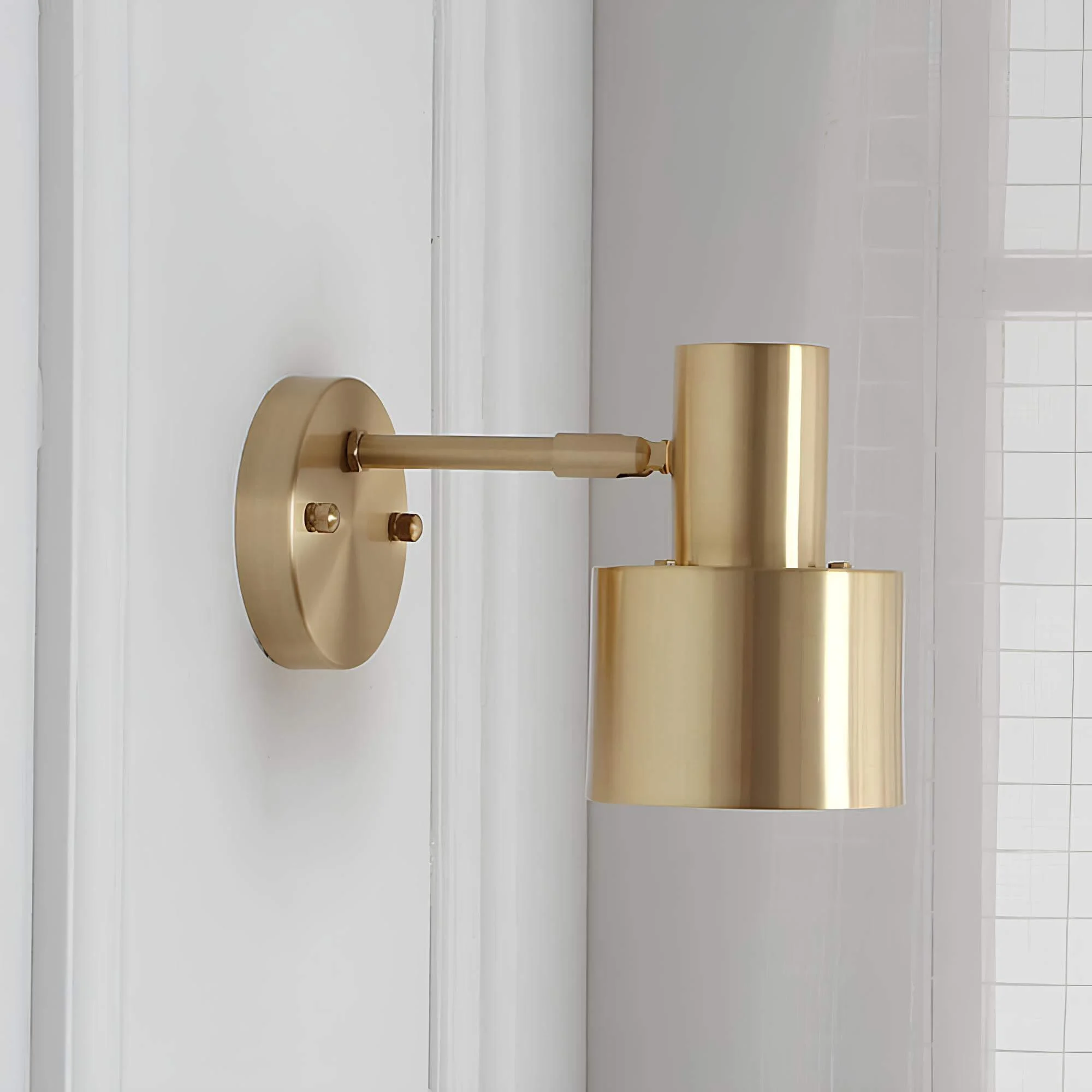 solluxe-minimalistische-wandleuchte-goldenes-metall-xlumina_9 Solluxe Minimalistische Wandleuchte Goldenes Metall Xlumina 9