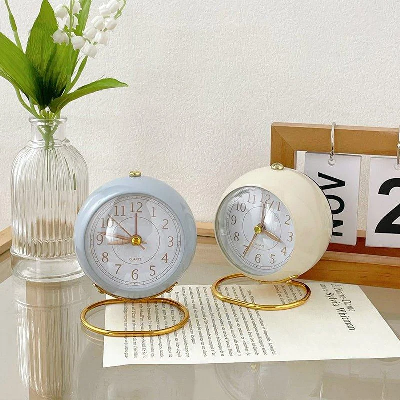 vintage-round-analog-clock-patchandbagel-224920 Vintage Round Analog Clock Patchandbagel 224920
