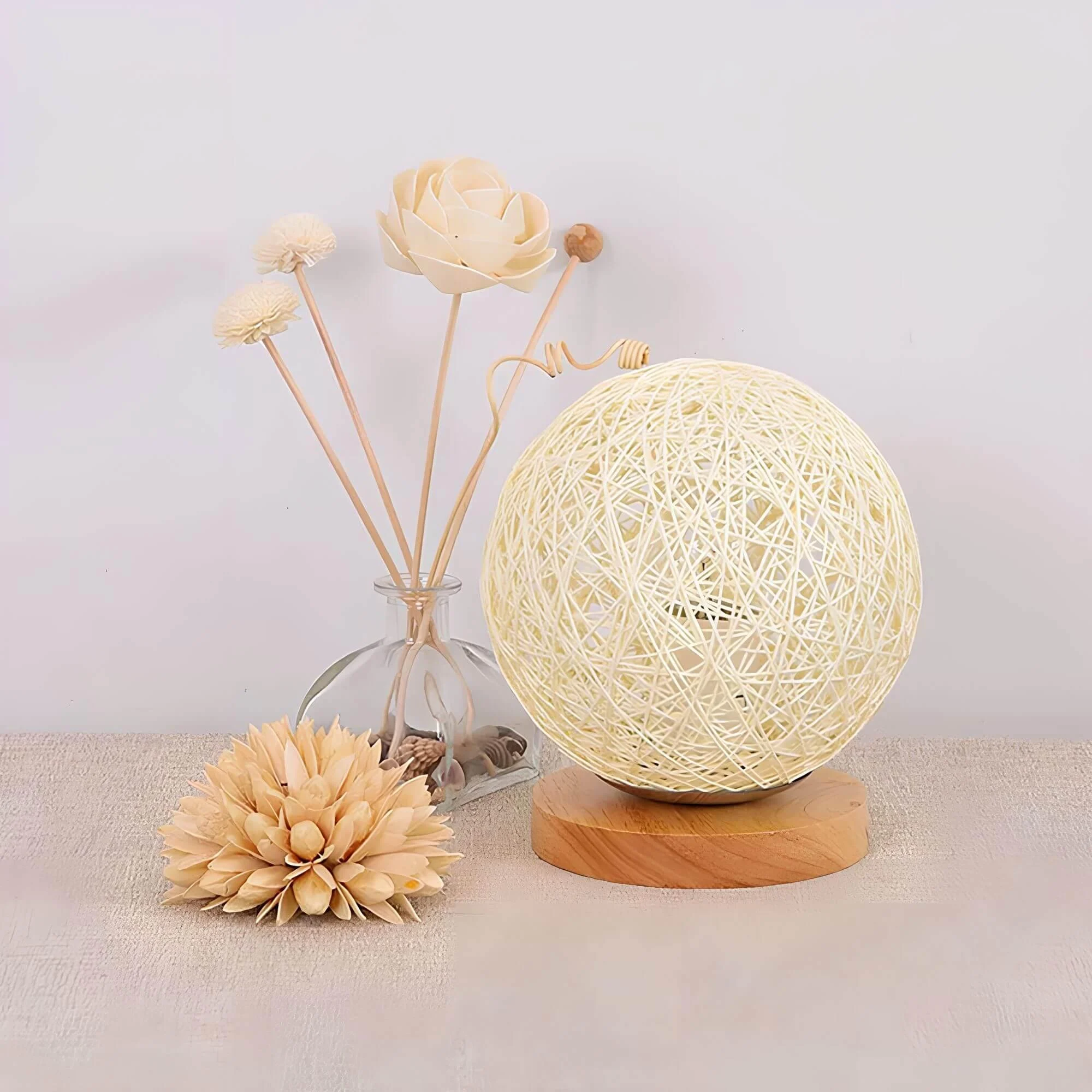woven-glow-rattan-kugel-tischlampe-naturliches-licht-warmes-ambiente-xlumina6 Woven Glow Rattan Kugel Tischlampe Naturliches Licht Warmes Ambiente Xlumina6